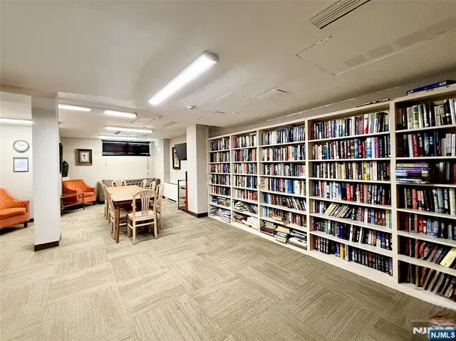 $159,000 | 2077 Center Avenue, Unit 5E, Fort Lee, NJ 07024