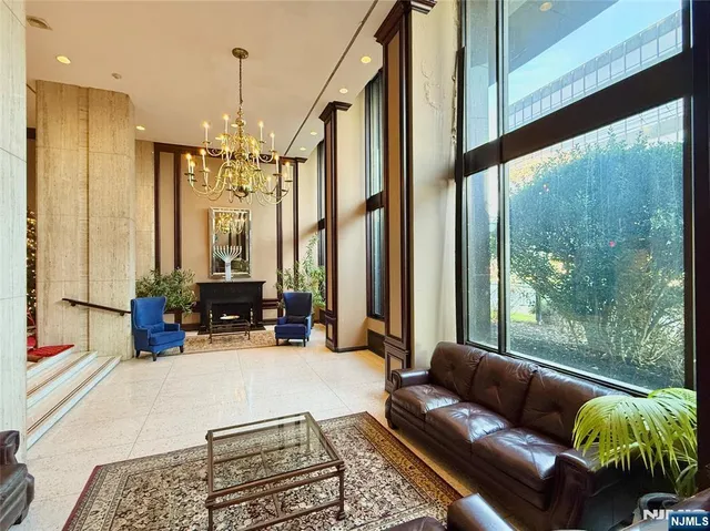 $159,000 | 2077 Center Avenue, Unit 5E, Fort Lee, NJ 07024