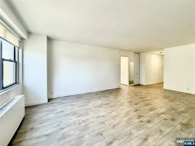 $159,000 | 2077 Center Avenue, Unit 5E, Fort Lee, NJ 07024