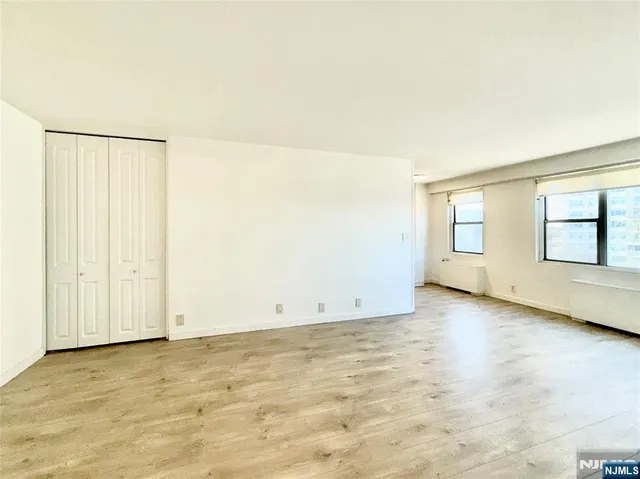 $159,000 | 2077 Center Avenue, Unit 5E, Fort Lee, NJ 07024