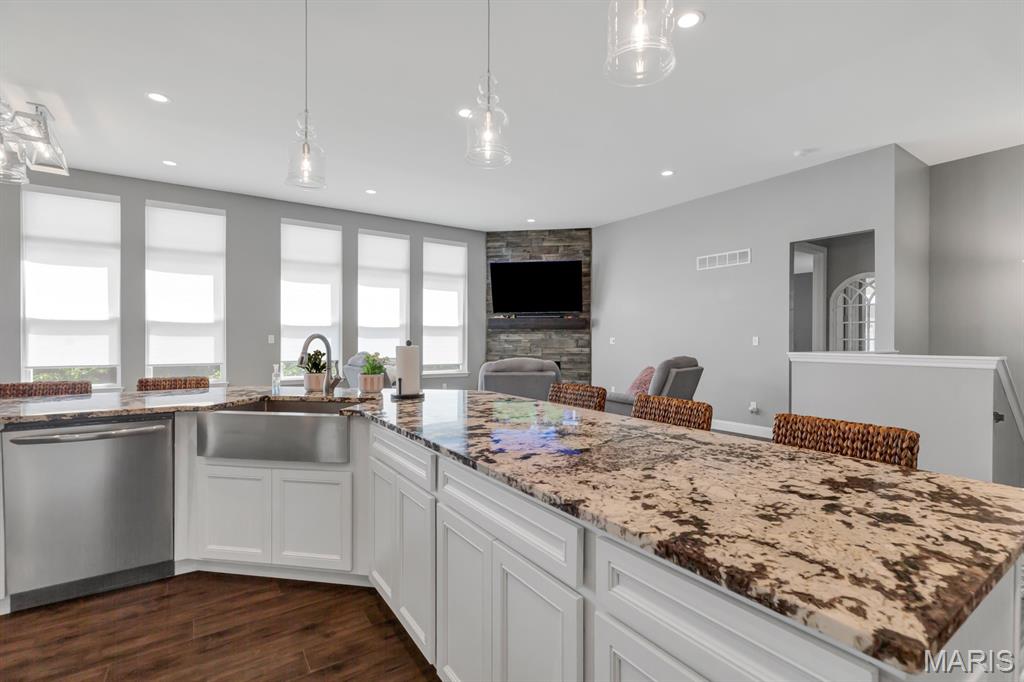 401 Hamlet Court O'Fallon, MO 63367 - Photo 13 of 45