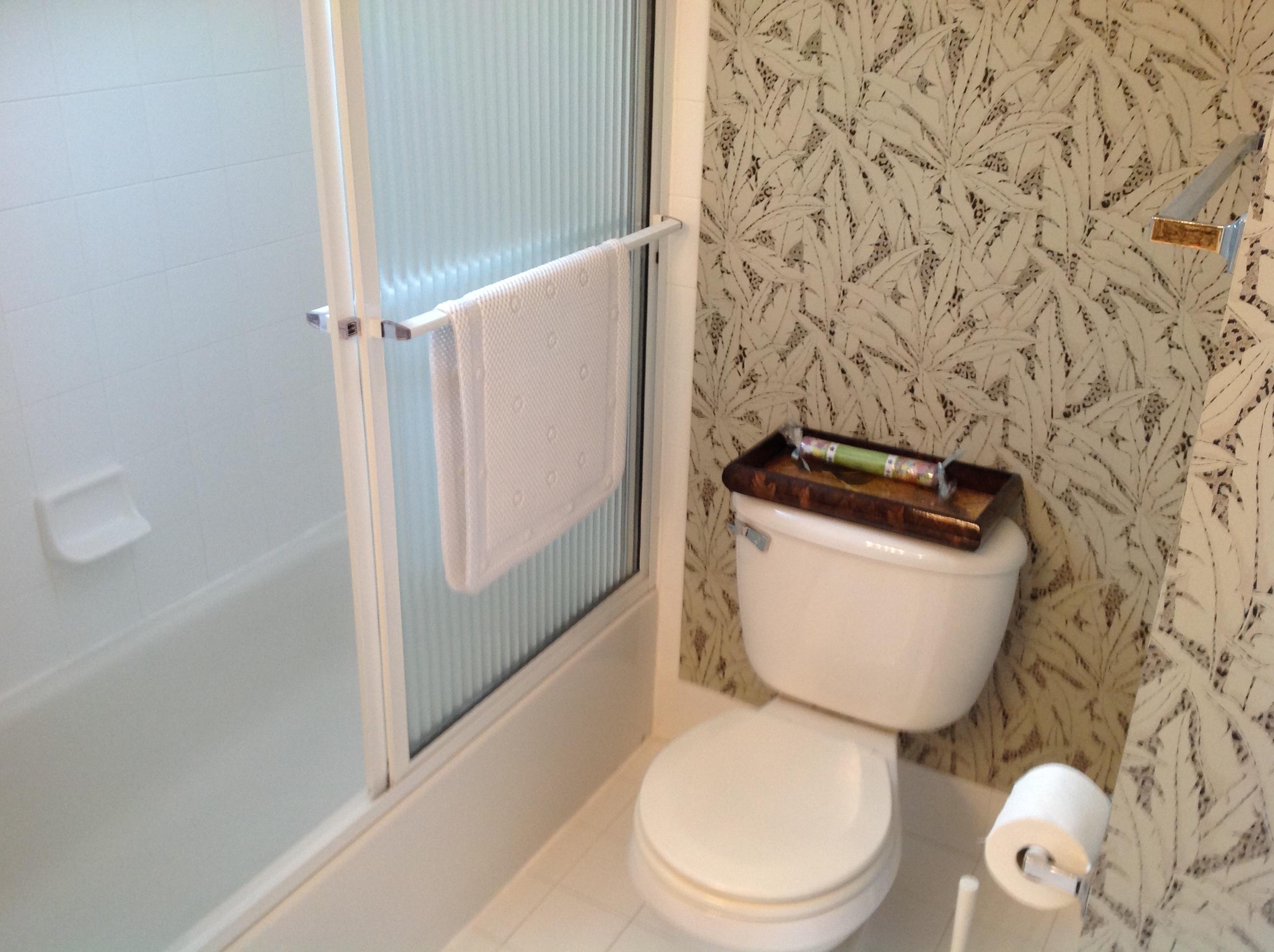 8388 Via Leonessa Boca Raton, FL 33433 - Photo 16 of 38 Second Bathroom