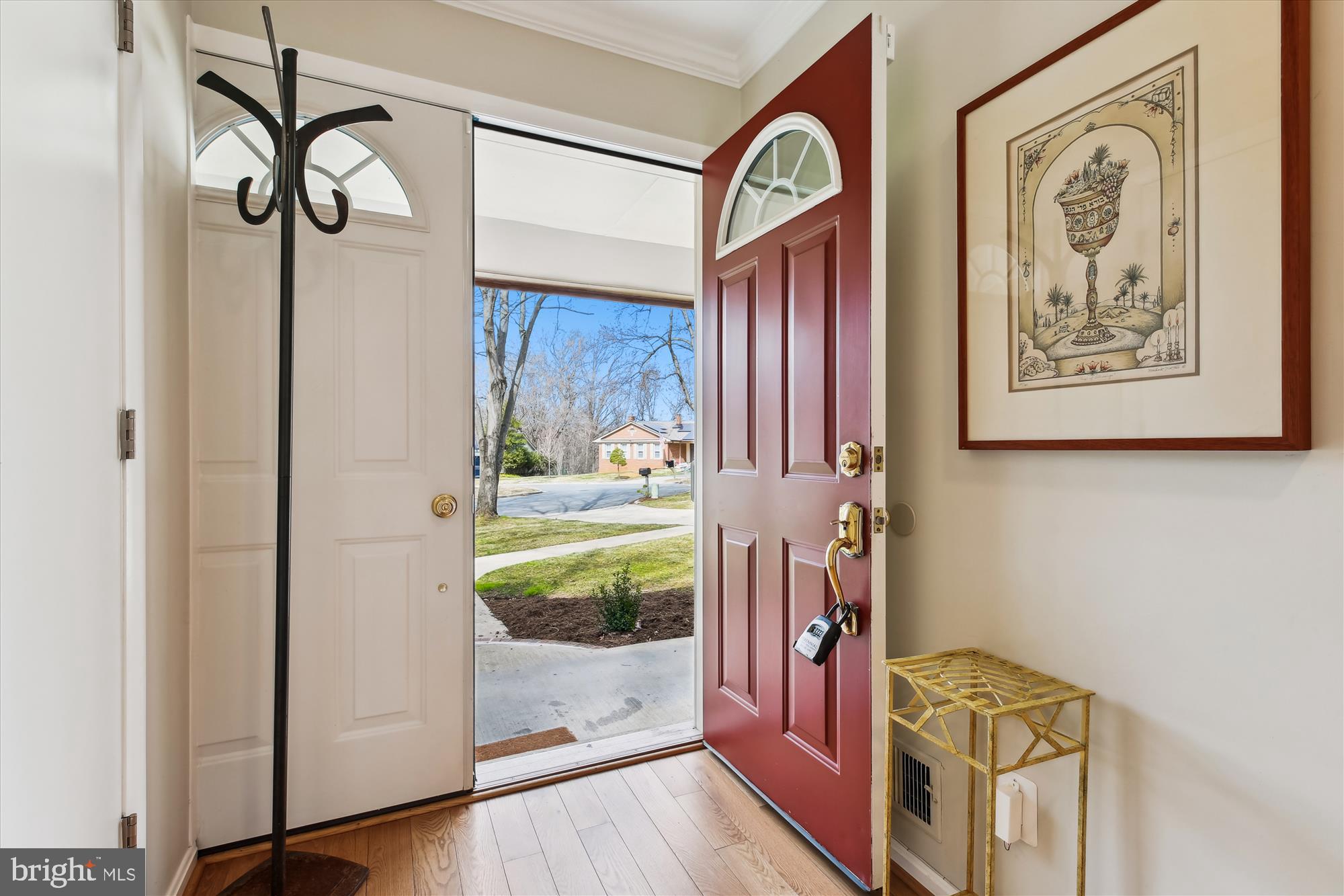 204 Hermleigh Road Silver Spring, MD 20902 - Photo 3 of 60 Foyer Entry