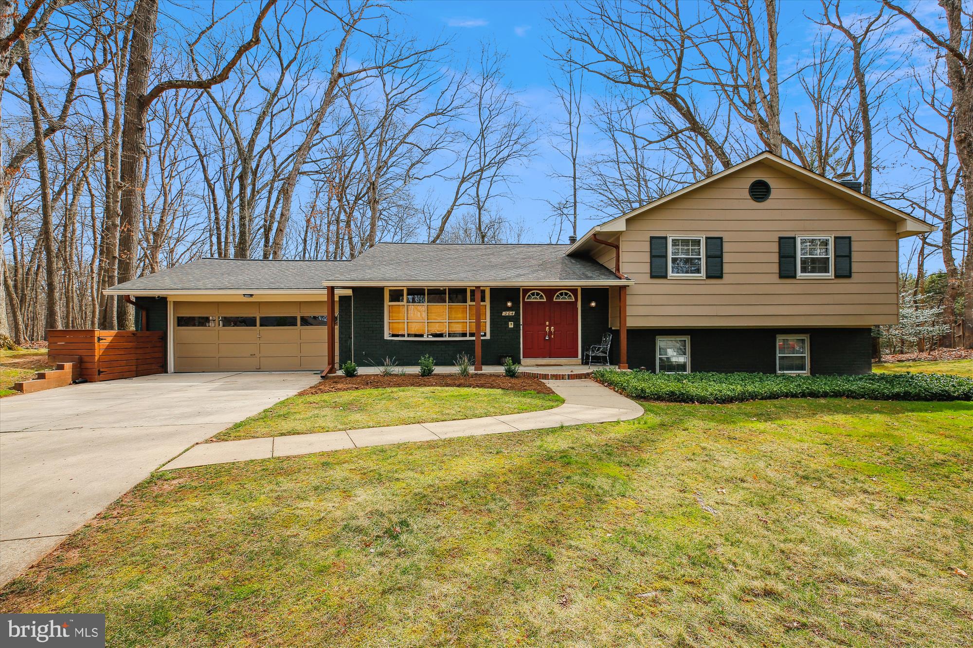204 Hermleigh Road Silver Spring, MD 20902 - Photo 43 of 60 Exterior Front