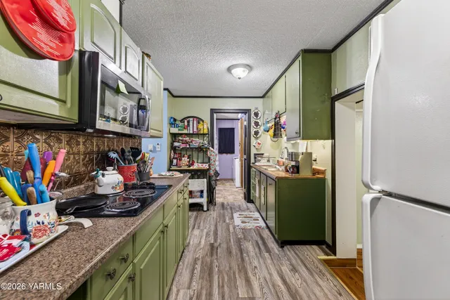 $325,000 | 232 6th Avenue, Mabton, WA 98935