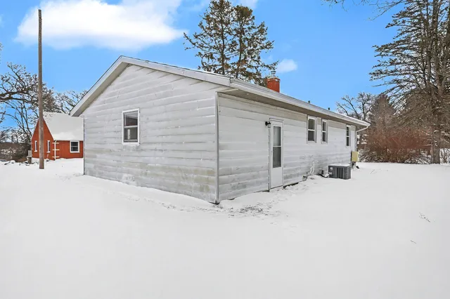 $204,914 | 10809 North 12th Street, Plainwell, MI 49080