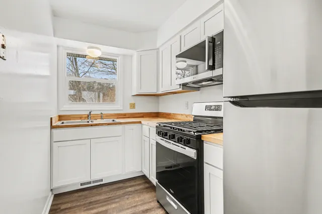 $204,914 | 10809 North 12th Street, Plainwell, MI 49080