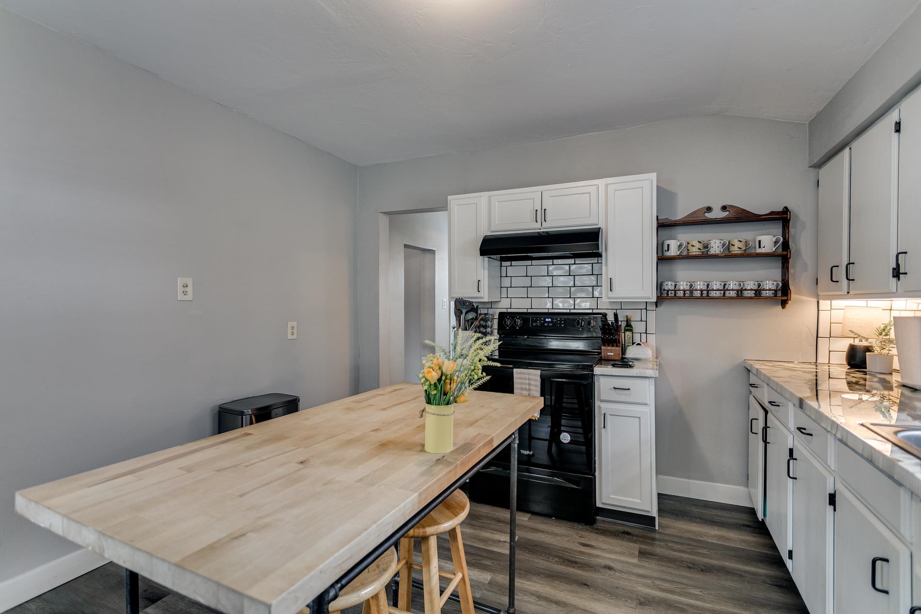 515 North Tonka Street Appleton, WI 54911 - Photo 7 of 39