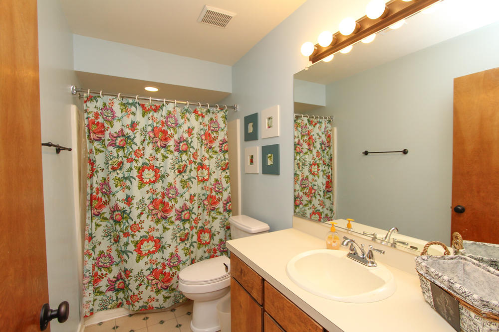 7862 Racquet Road North Charleston, SC 29418 - Photo 13 of 21 Guest bath