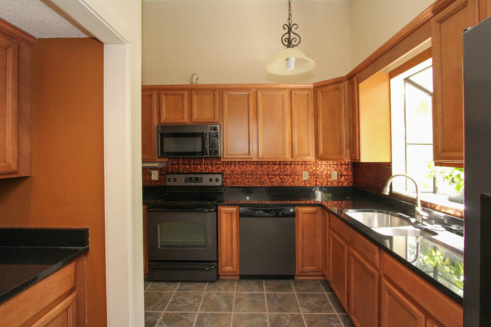 7862 Racquet Road North Charleston, SC 29418 - Photo 6 of 21 Kitchen 2