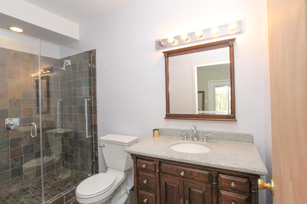 7862 Racquet Road North Charleston, SC 29418 - Photo 10 of 21 Master bath