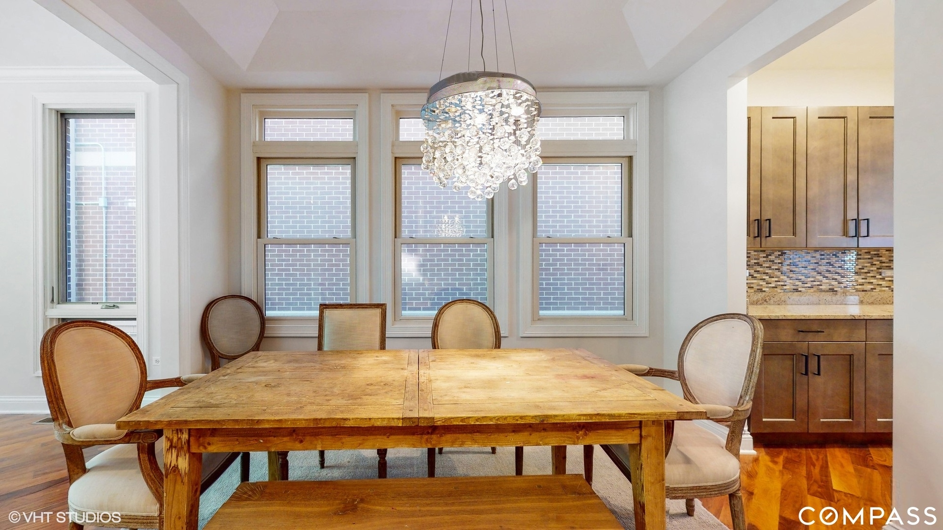 1412 South Emerald Avenue Chicago, IL 60607 - Photo 5 of 33 a dining room with furniture and window