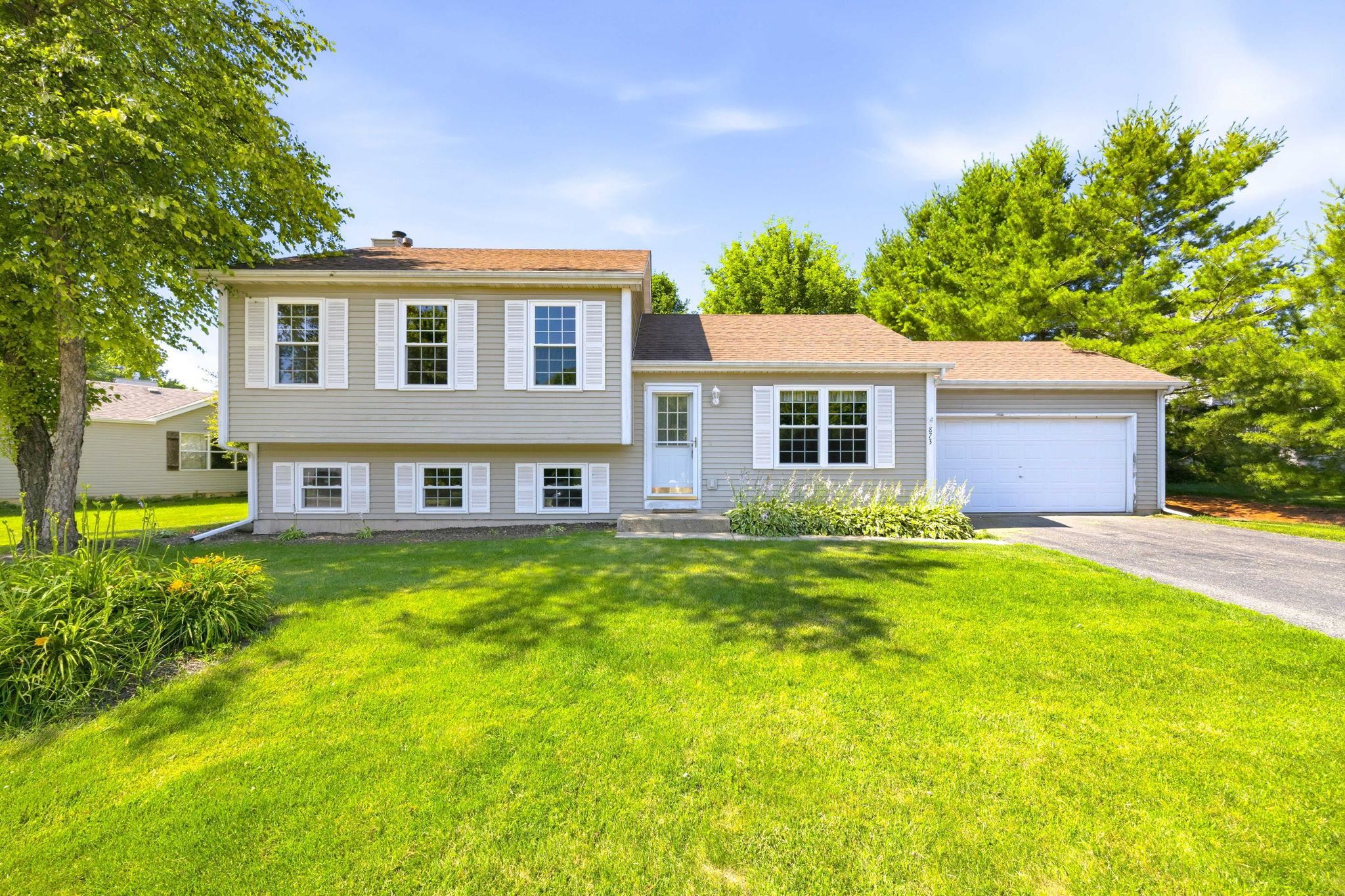 873 Oak Ridge Lane Genoa City, WI 53128 - Photo 1 of 69