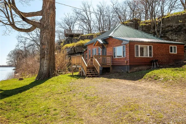 $1,690,000 | 2468 County Rte 6, Hammond, NY 13646