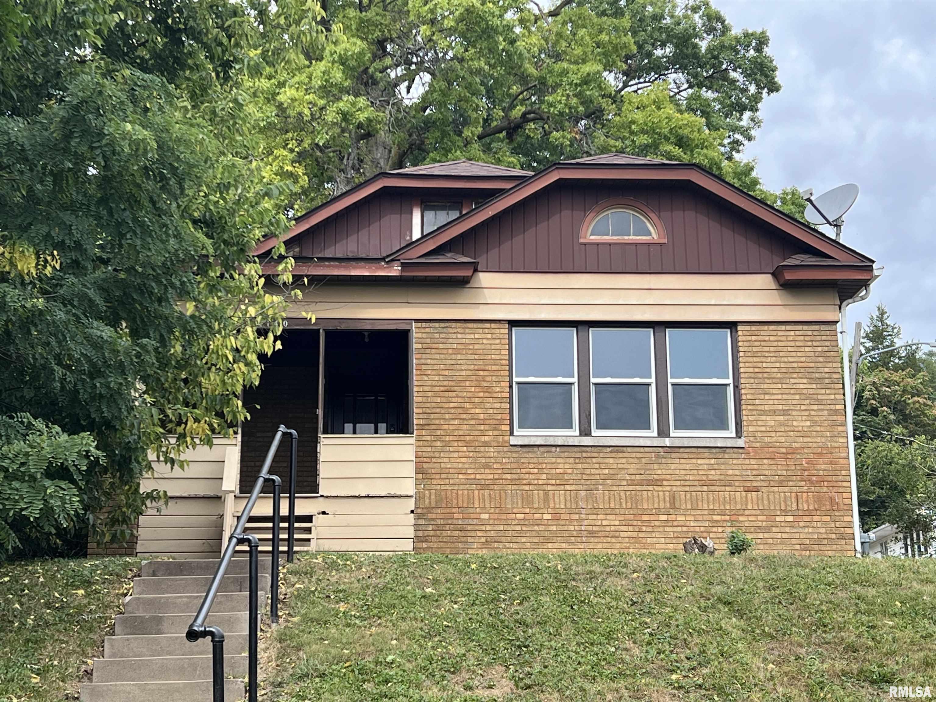 2140 Telegraph Road Davenport, IA 52804 - Photo 1 of 23 Gallery Image 1