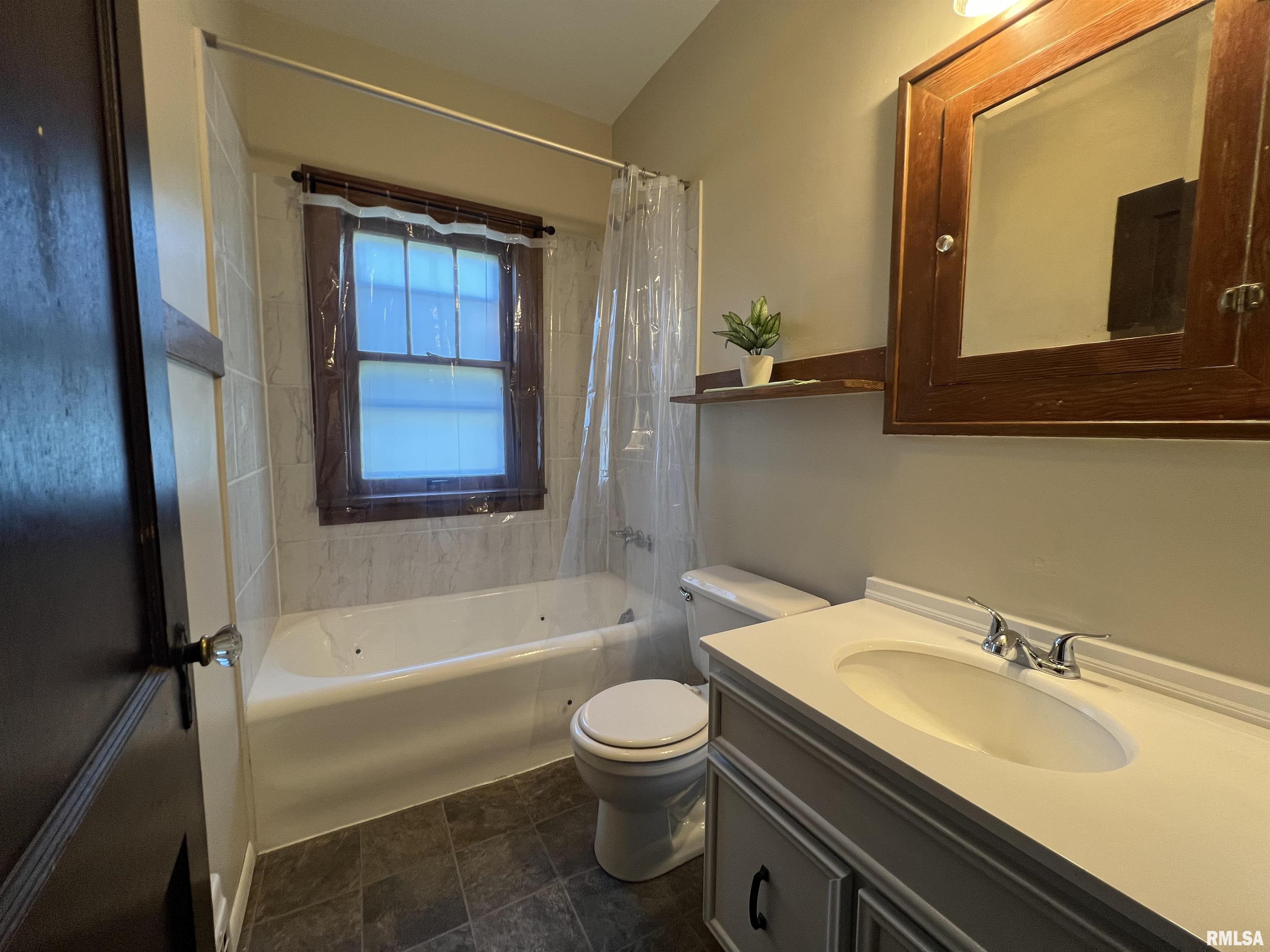 2140 Telegraph Road Davenport, IA 52804 - Photo 14 of 23 Gallery Image 14