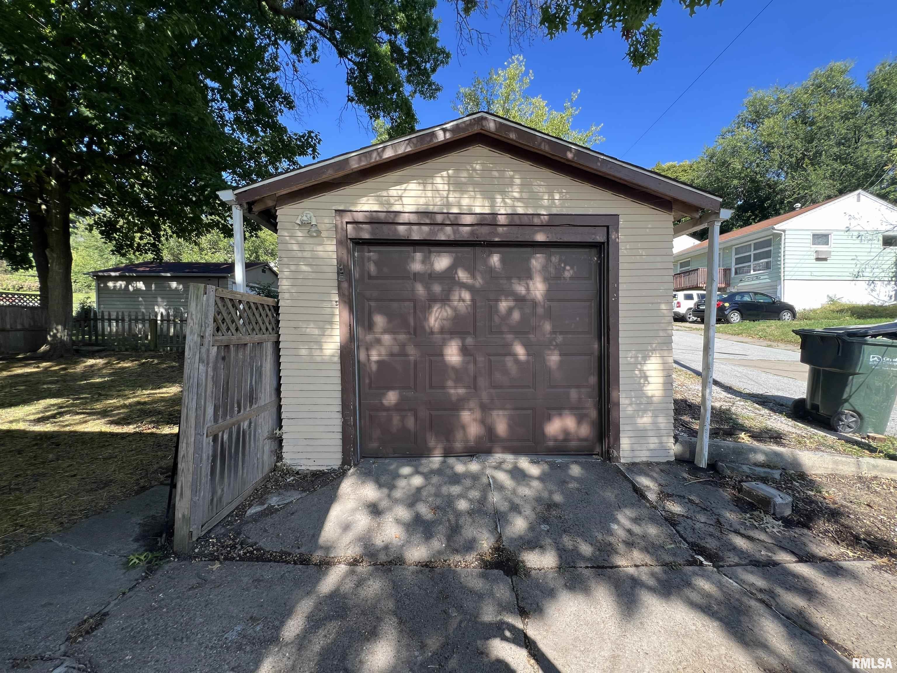 2140 Telegraph Road Davenport, IA 52804 - Photo 21 of 23 Gallery Image 21