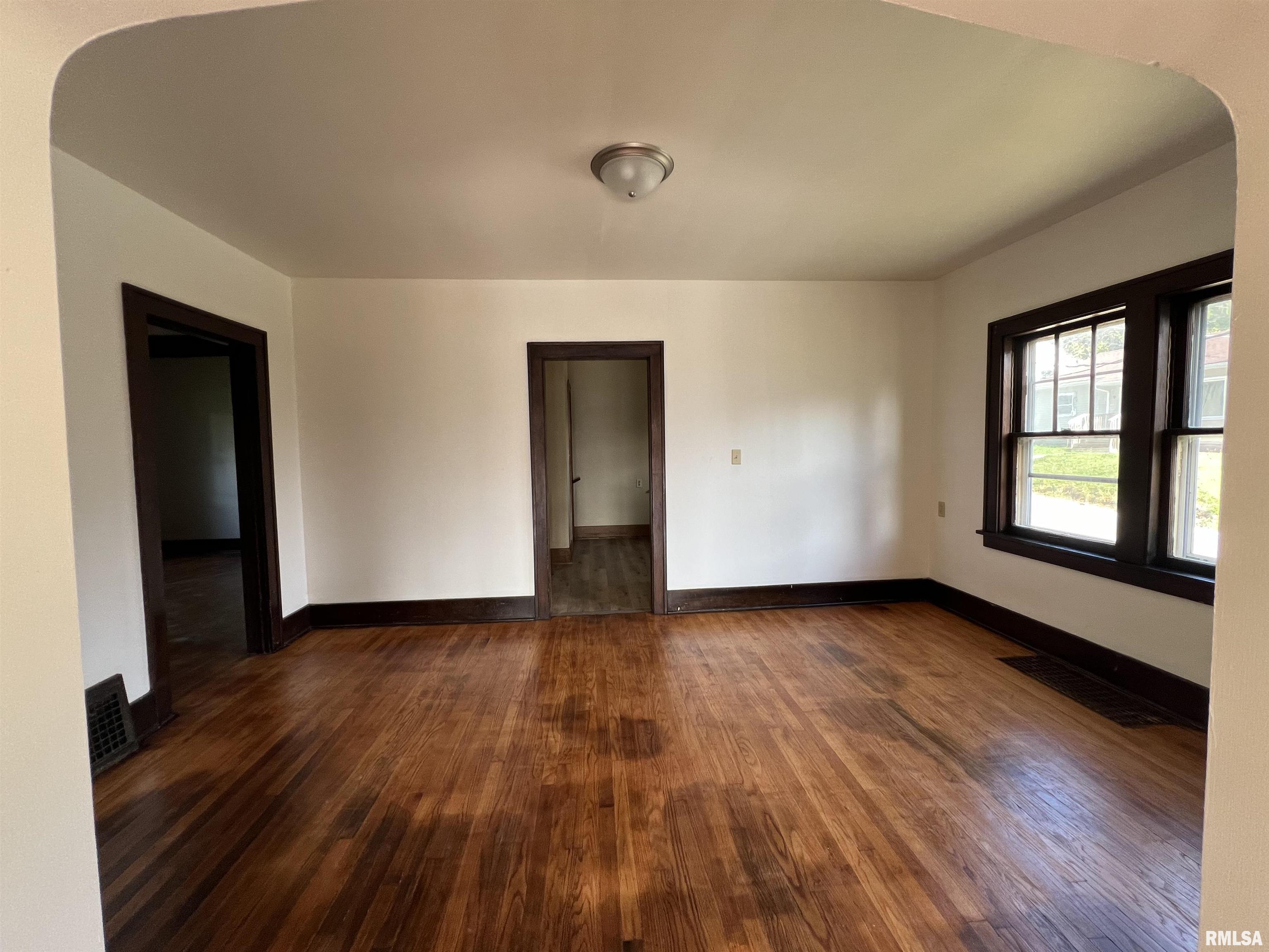2140 Telegraph Road Davenport, IA 52804 - Photo 6 of 23 Gallery Image 6