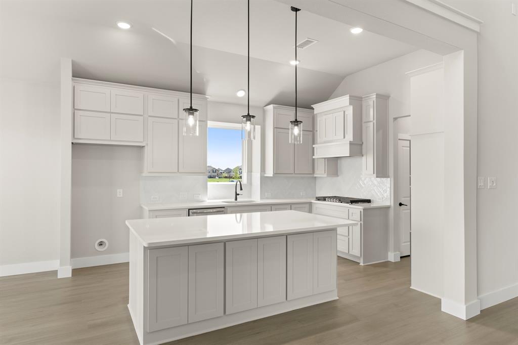 9729 Palermo Lane Forney, TX 75126 - Photo 10 of 27 10. 9729 Palermo - Kitchen (2)