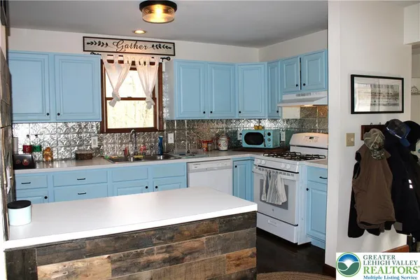 $420,000 | 140 Piney Woods Drive, Jim Thorpe, PA 18229