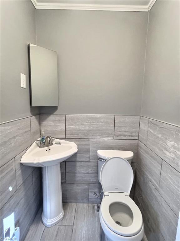 2840 Michael Road Lexington, NC 27295 - Photo 19 of 22 1/2 bath in Master.
