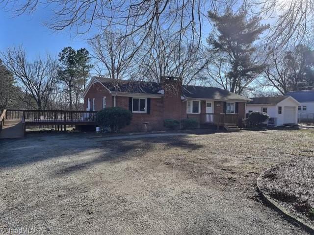2840 Michael Road Lexington, NC 27295 - Photo 4 of 22 Driveway view. HUGE deck with ramp.