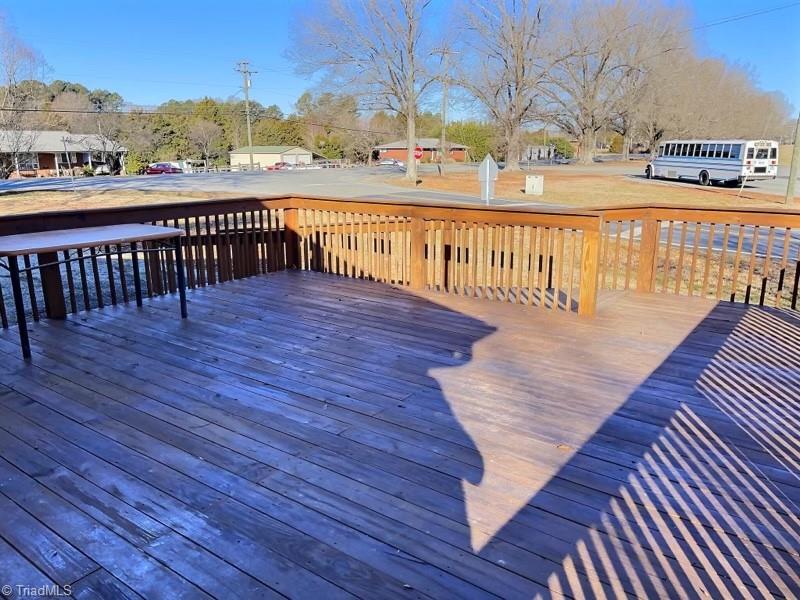 2840 Michael Road Lexington, NC 27295 - Photo 6 of 22 Oversized Deck for entertaining. :