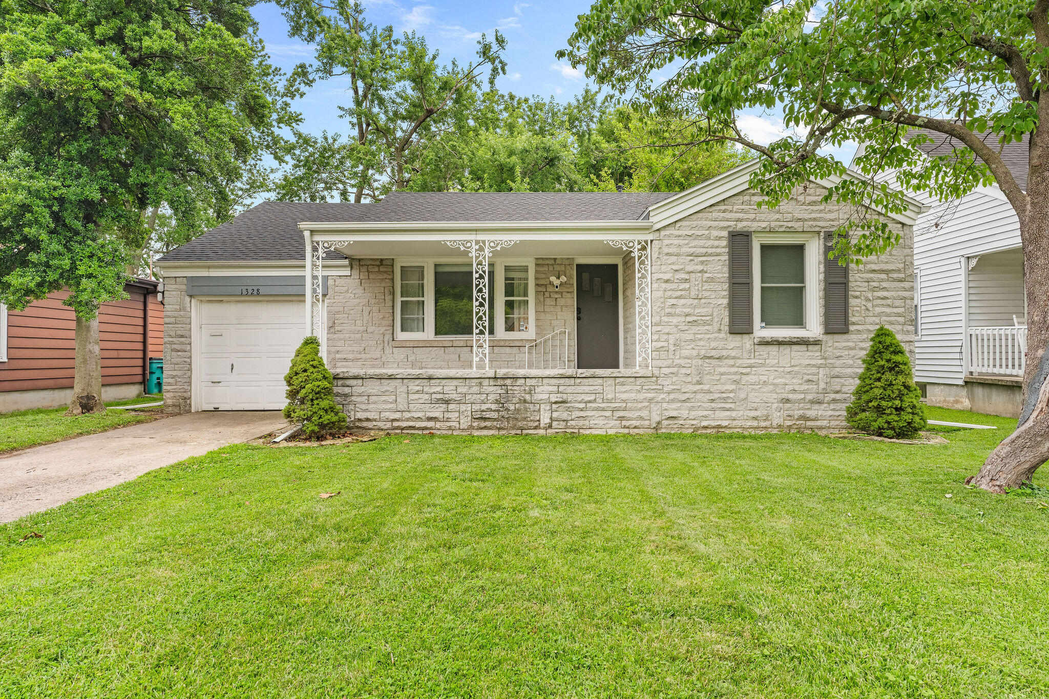 1328 East University Street Springfield, MO 65804 - Photo 2 of 23 FrameandFocus_WEBorMLS-2-2
