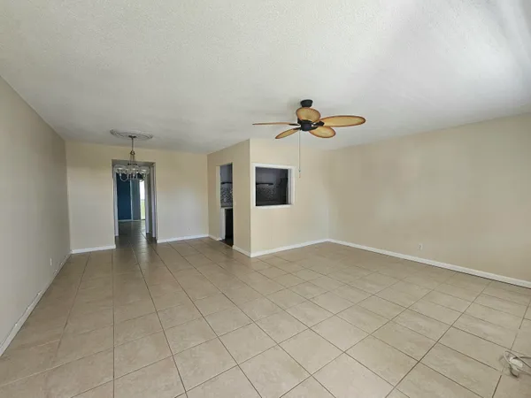 $1,400 | 145 Sheffield East, West Palm Beach, FL 33417