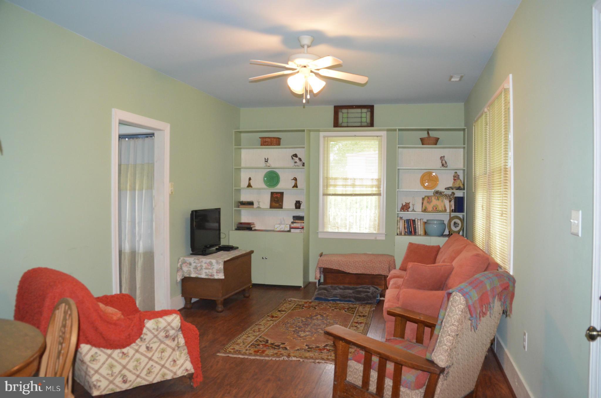 6061 Tilghman Island Road Tilghman, MD 21671 - Photo 4 of 30 Living Room
