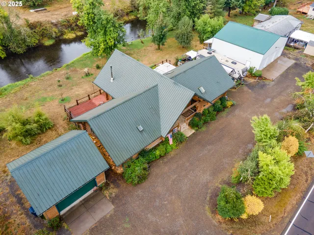 $850,000 | 39582 Little Fall Creek Road, Fall Creek, OR 97438