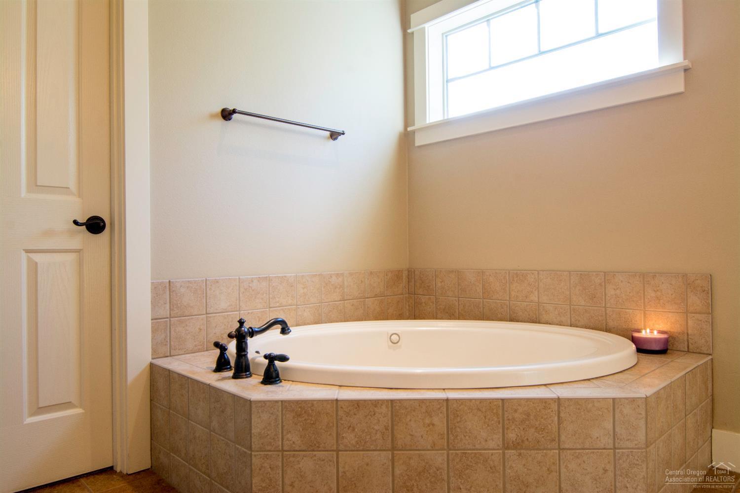 2521 Northwest Awbrey Road Bend, OR 97703 - Photo 12 of 23 Additional Photo