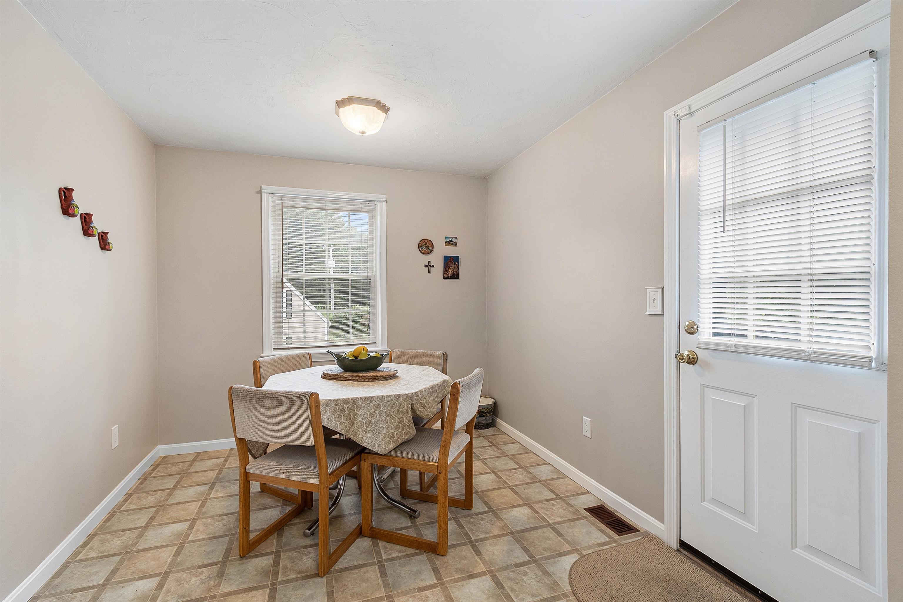 37 Riviera Road, Unit 37 Hudson, NH 03051 - Photo 7 of 40 Gallery Image 7