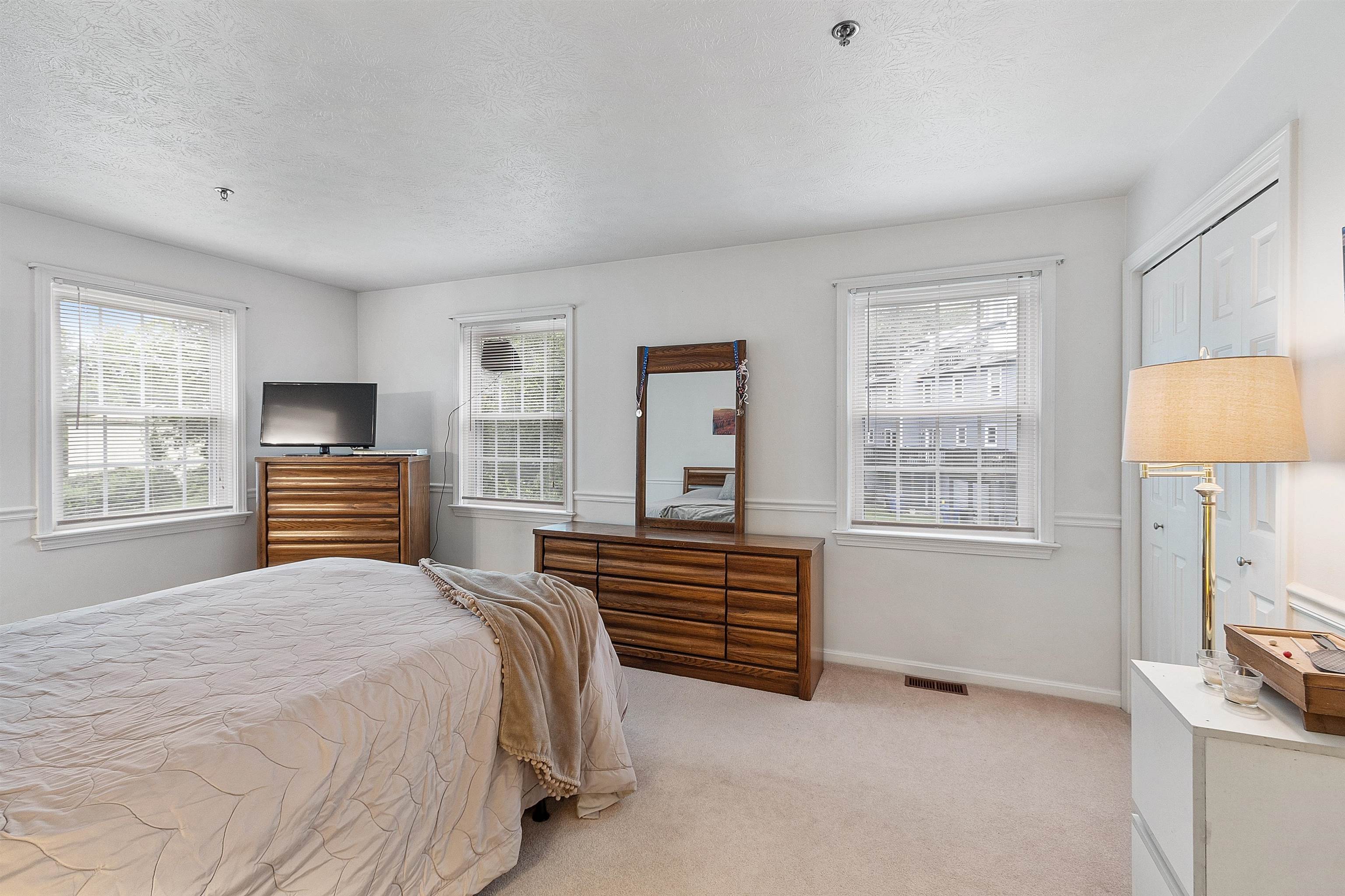 37 Riviera Road, Unit 37 Hudson, NH 03051 - Photo 9 of 40 Gallery Image 9