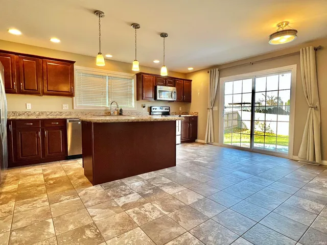 $349,900 | 8444 Lancaster Drive, Newburgh, IN 47630