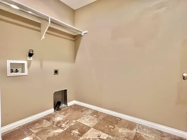 $349,900 | 8444 Lancaster Drive, Newburgh, IN 47630