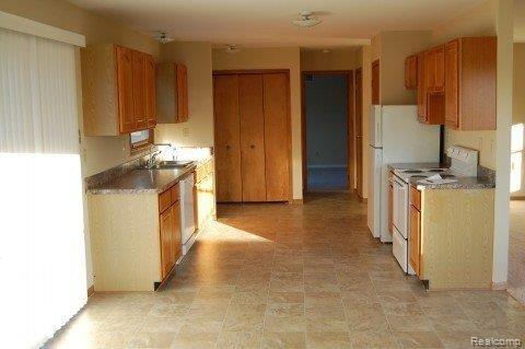 125 East Barron Road Howell, MI 48855 - Photo 7 of 18 New Cabs/Counters