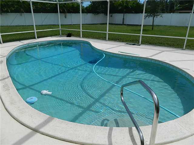 4639 Southeast Robertson Road Stuart, FL 34997 - Photo 12 of 21 Gallery Image 12