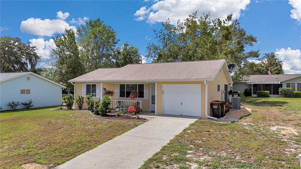 8144 Southwest 108th St Road Ocala, FL 34481 - Photo 1 of 40 Cutie in Oak Run