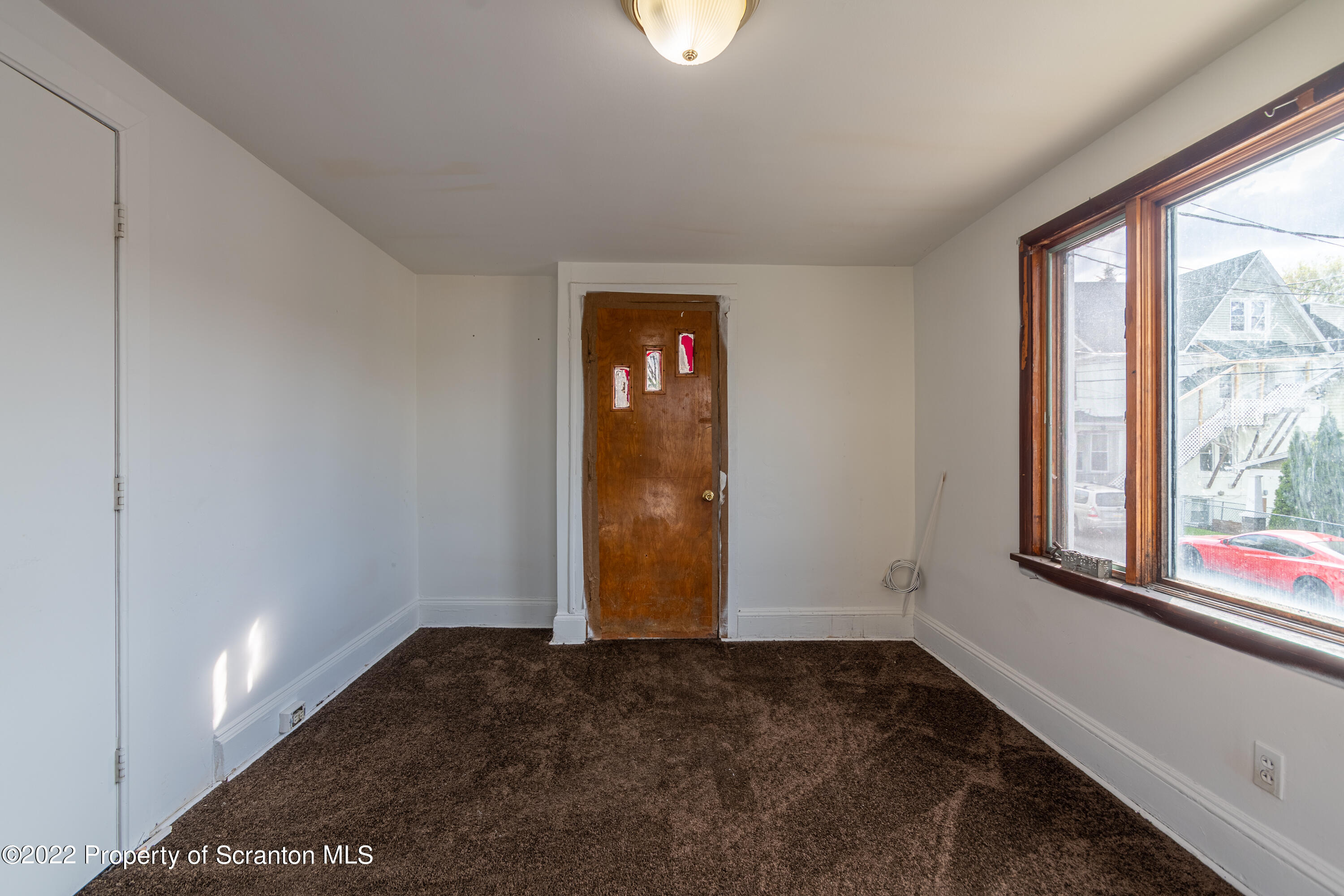 1509 Prospect Avenue Scranton, PA 18505 - Photo 8 of 28 an empty room with windows