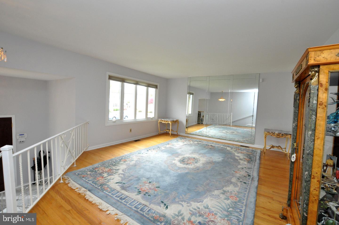 49 Clemson Road Cherry Hill, NJ 08034 - Photo 4 of 32