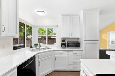 $1,249,900 | 2033 Shadytree Lane, Encinitas, CA 92024