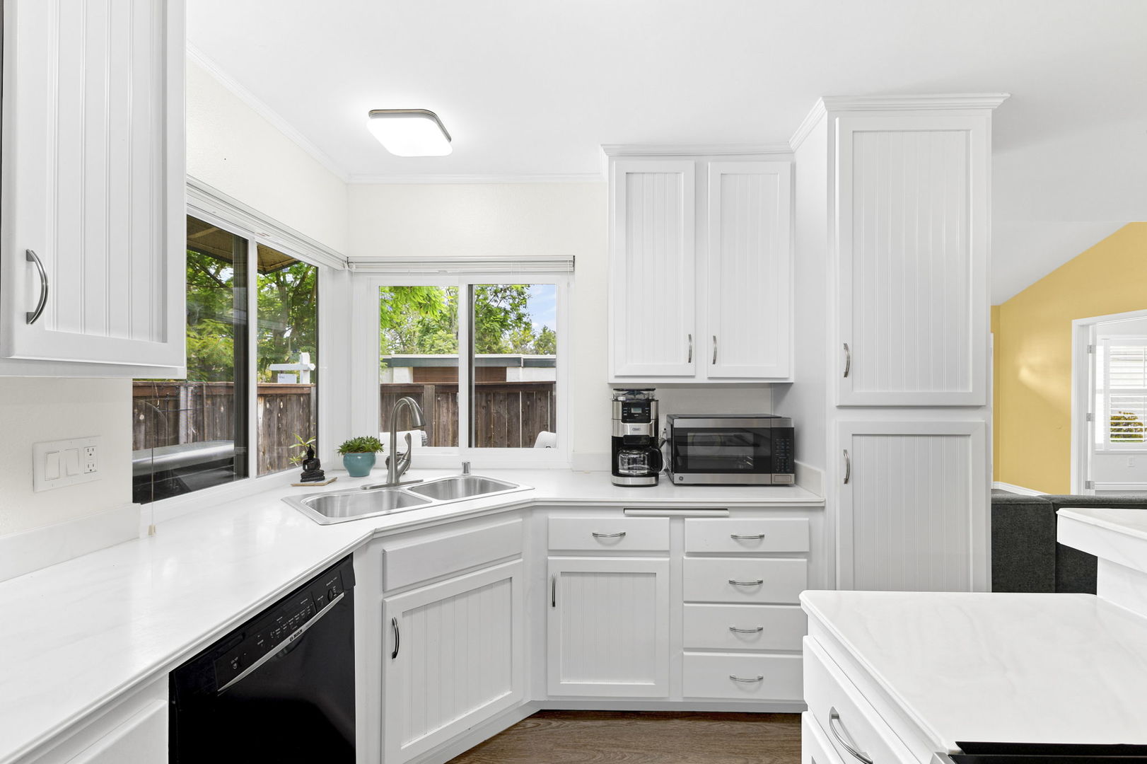 2033 Shadytree Lane Encinitas, CA 92024 - Photo 9 of 28