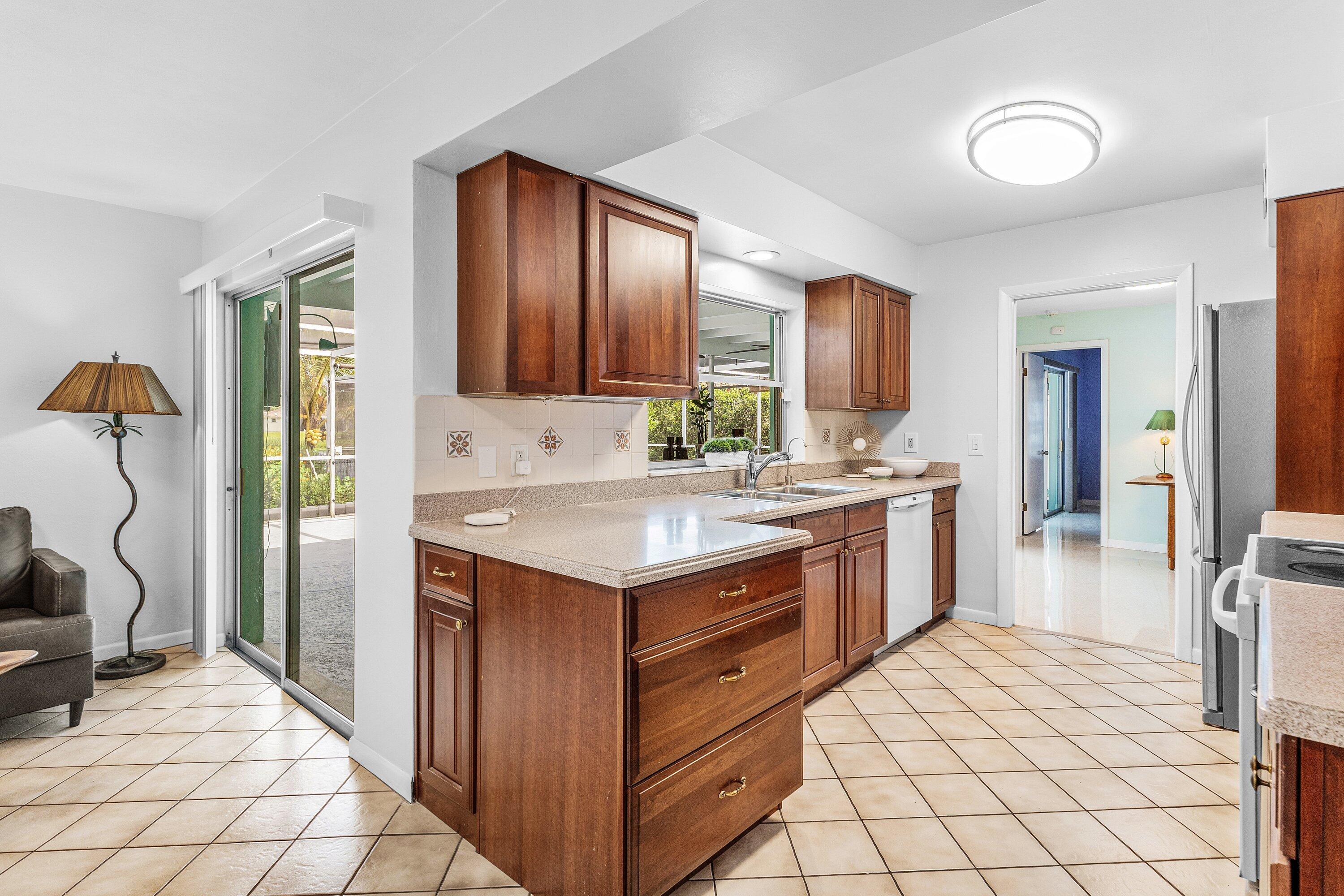 200 Northwest 11th Avenue Boca Raton, FL 33486 - Photo 12 of 32 Kitchen