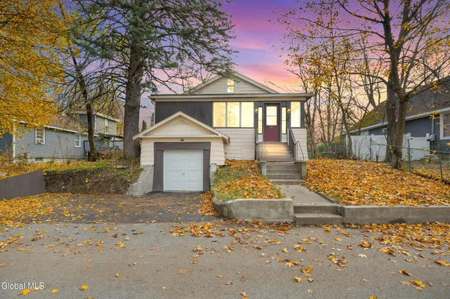 $199,900 | 17 Avenue A, Troy, NY 12182