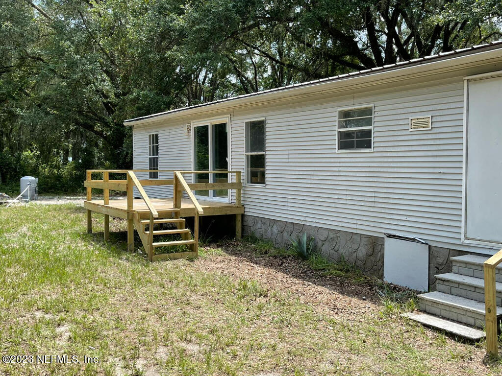 11454 Southwest 92nd Street Hampton, FL 32044 - Photo 5 of 25 04