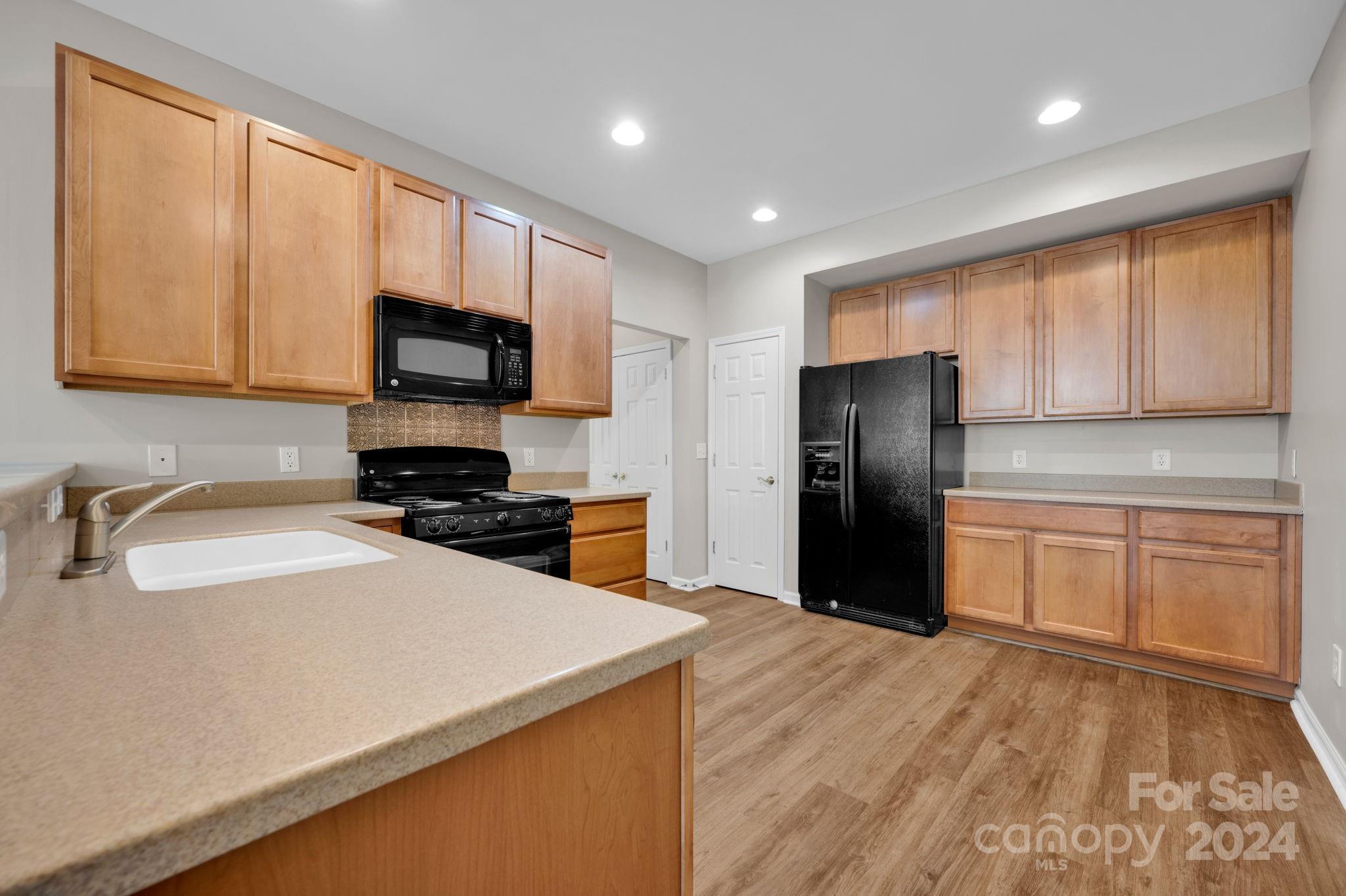 866 Ledgestone Court Tega Cay, SC 29708 - Photo 15 of 37 Gallery Image 15