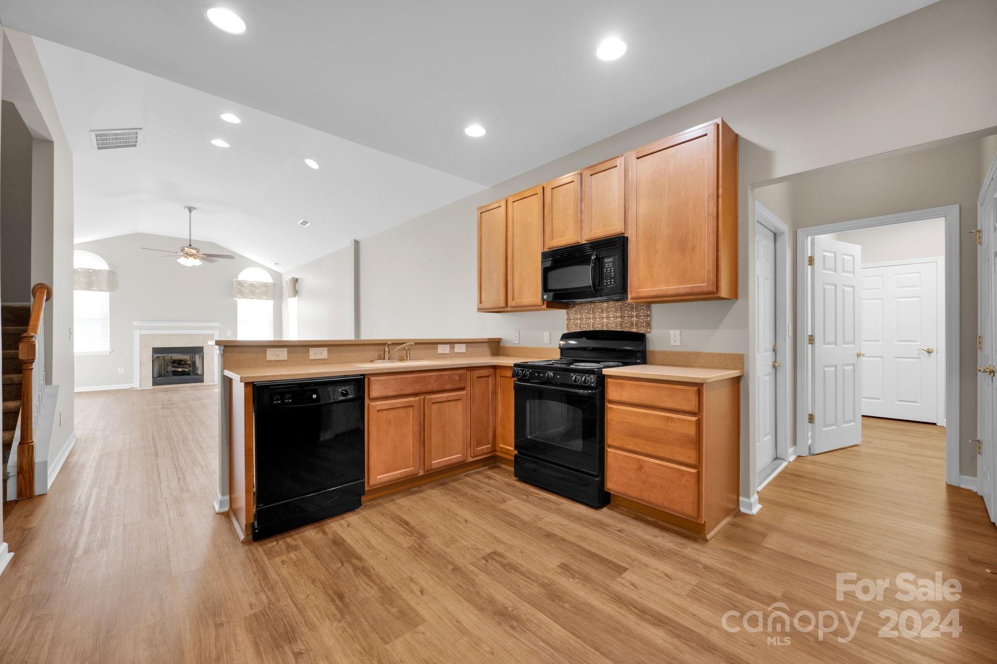 866 Ledgestone Court Tega Cay, SC 29708 - Photo 16 of 37 Gallery Image 16