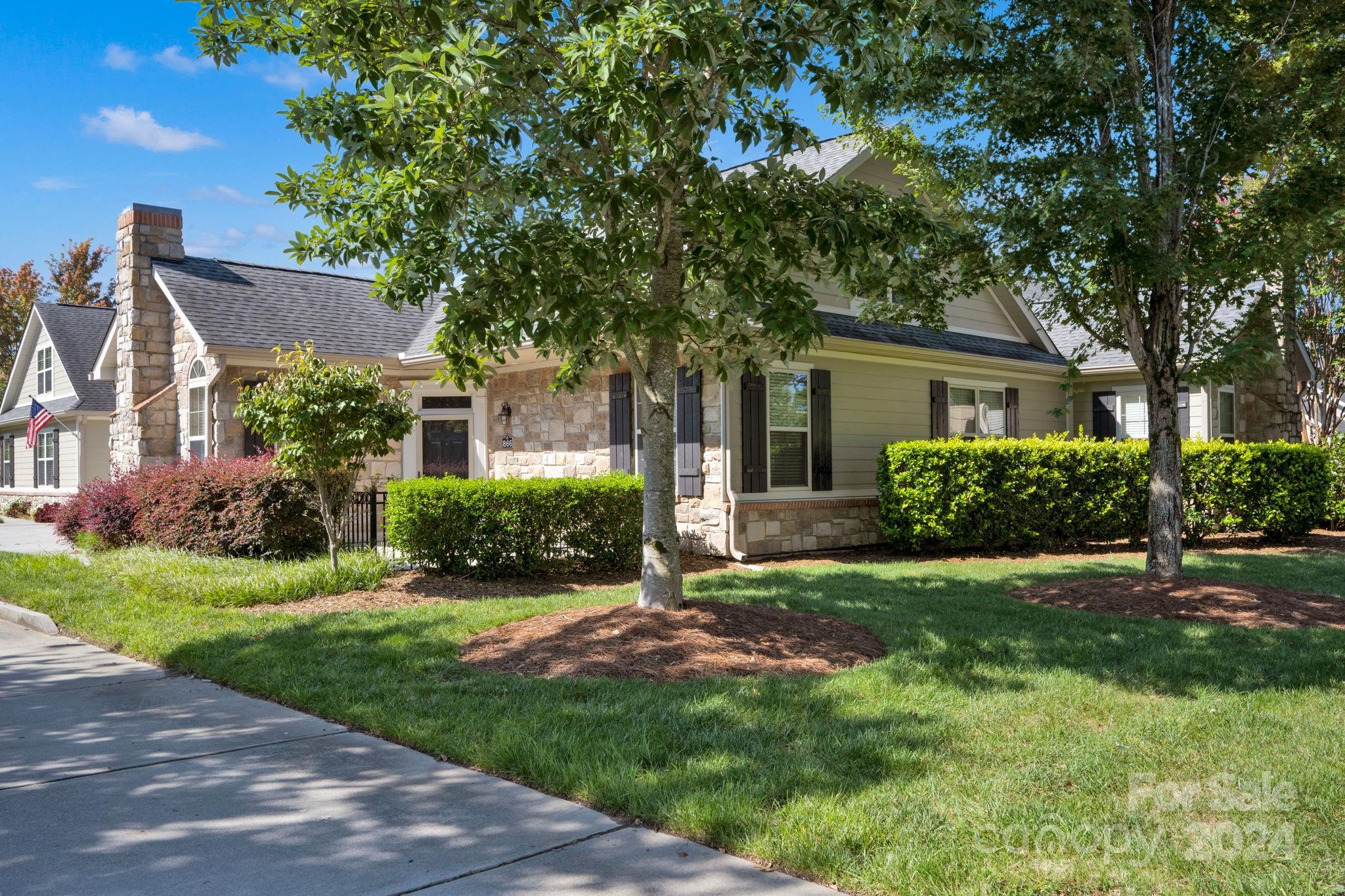 866 Ledgestone Court Tega Cay, SC 29708 - Photo 2 of 37 Gallery Image 2