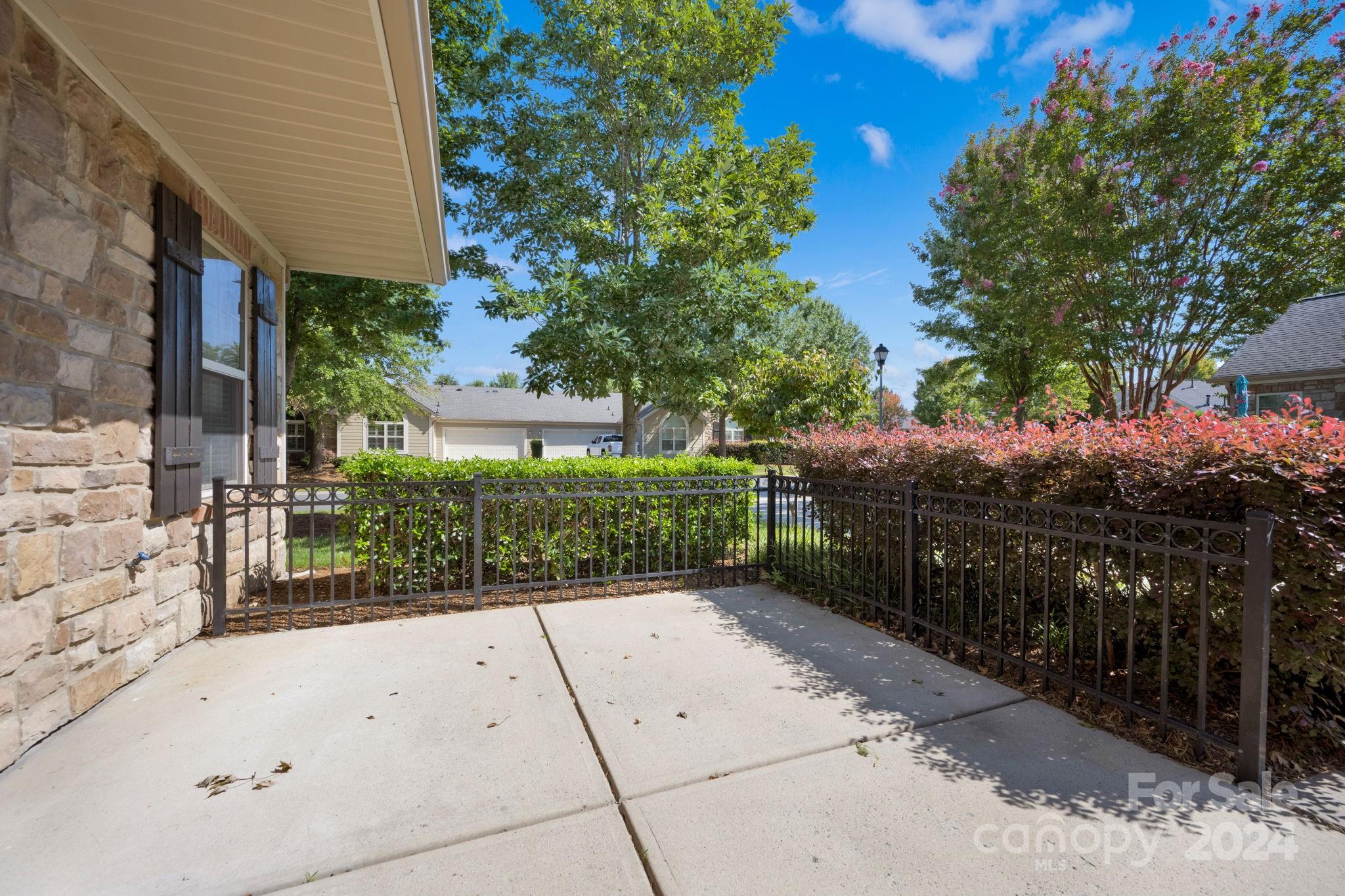866 Ledgestone Court Tega Cay, SC 29708 - Photo 34 of 37 Gallery Image 34